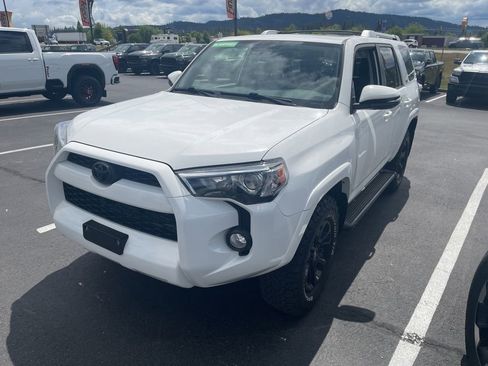 Used 2018 Toyota 4Runner SR5 Premium w/ Convenience Package AWD/4WD image 1