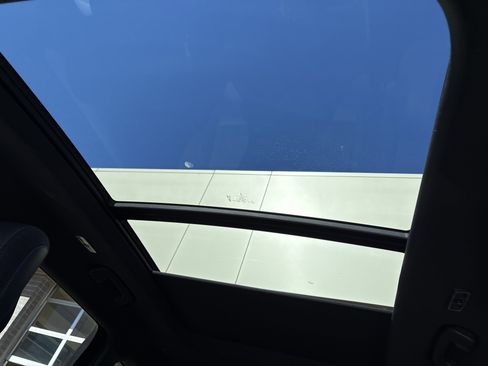 Used 2024 Lincoln Nautilus Reserve w/ Equipment Group 202A image 28