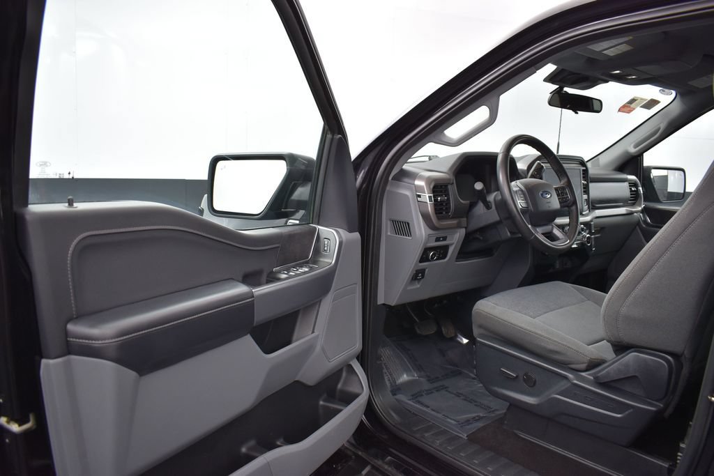 Used 2025 Ford F150 XLT w/ Equipment Group 301A Standard AWD/4WD image 5
