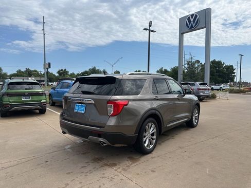 Used 2021 Ford Explorer Limited w/ Equipment Group 301A RWD image 4