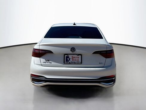 Used 2024 Volkswagen Jetta SEL FWD image 6