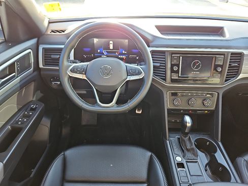 Certified 2023 Volkswagen Atlas Cross Sport SE image 8