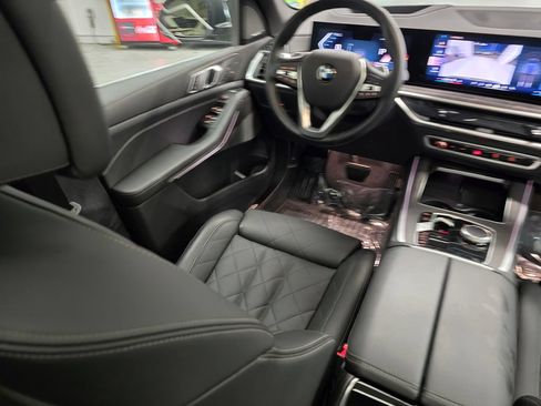 Used 2025 BMW X5 xDrive40i AWD/4WD image 36
