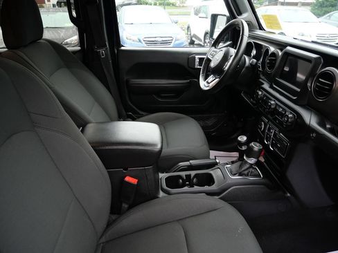 Used 2020 Jeep Gladiator Sport w/ Quick Order Package 24S AWD/4WD image 26
