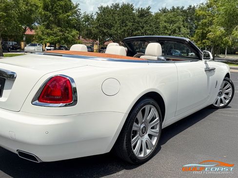 Used 2017 Rolls-Royce Dawn RWD image 62