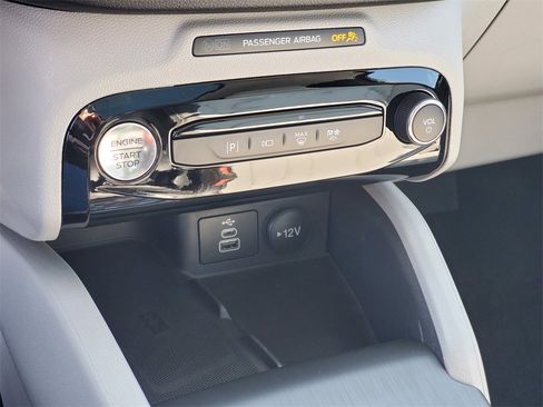 New 2025 Ford Escape SE w/ PHEV Premium Package image 18