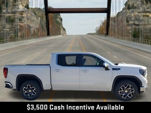New 2026 GMC Sierra 1500 SLE w/ Preferred Package AWD/4WD image 13