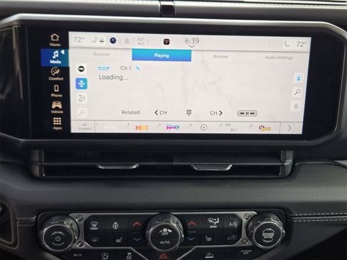 New 2026 Jeep Gladiator Sport image 18