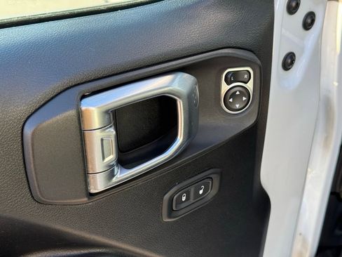 Used 2020 Jeep Gladiator Sport w/ Quick Order Package 24S image 25