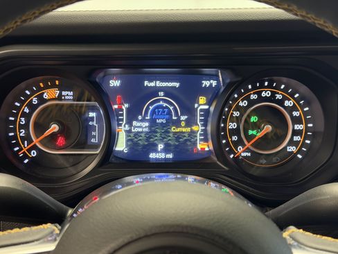 Used 2024 Jeep Wrangler Unlimited Sahara w/ Technology Group AWD/4WD image 16