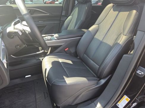 Used 2024 Cadillac Lyriq Luxury AWD/4WD image 35