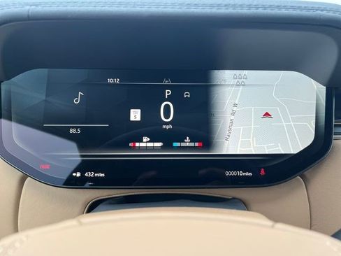 New 2026 Land Rover Range Rover Long Wheelbase SE AWD/4WD image 16