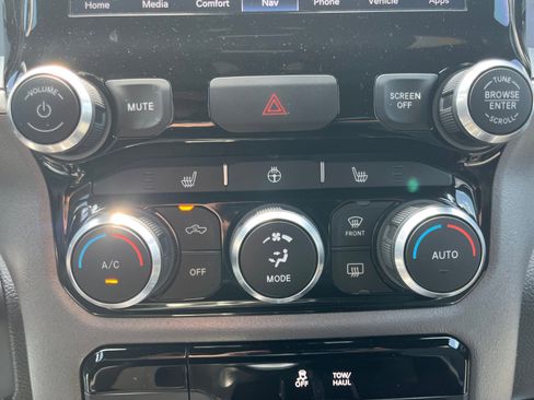 Used 2023 RAM 1500 Lone Star AWD/4WD image 14