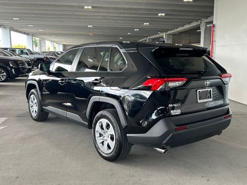 Used 2025 Toyota RAV4 LE image 7