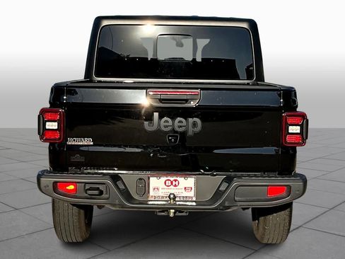 Certified 2024 Jeep Gladiator Sport image 5