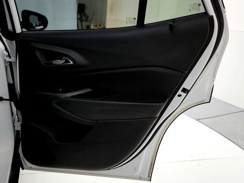 Used 2024 Chevrolet Trax RS w/ Driver Confidence Package FWD image 19
