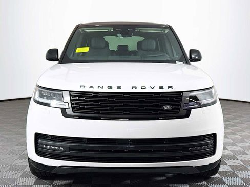 New 2025 Land Rover Range Rover SE image 2