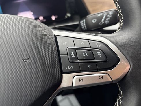 Used 2024 Volkswagen Atlas SE image 15