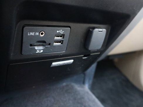 Used 2015 Ford F150 Lariat image 16