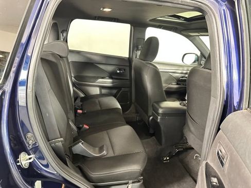 Used 2018 Mitsubishi Outlander LE image 27