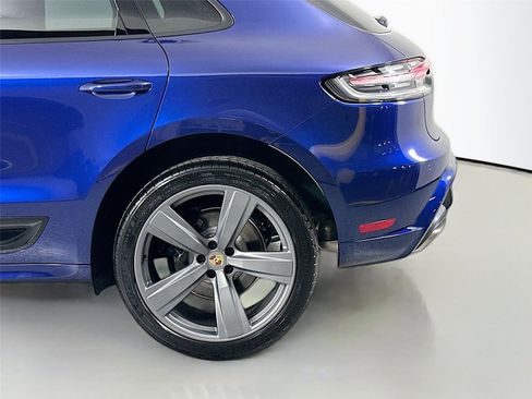 Certified 2026 Porsche Macan AWD/4WD image 12