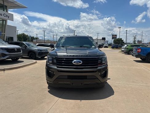 Used 2021 Ford Expedition Limited RWD image 2