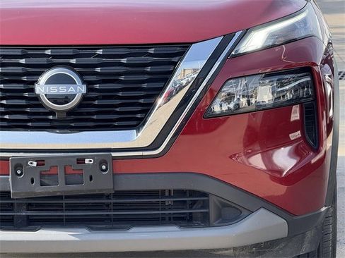 Used 2023 Nissan Rogue S image 7