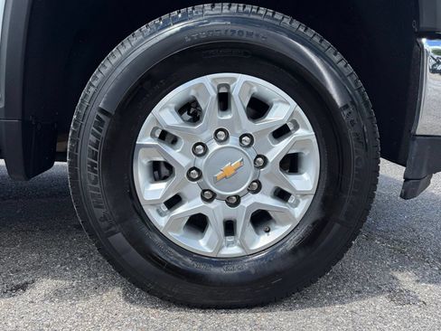 Used 2023 Chevrolet Silverado 2500 LT w/ Convenience Package AWD/4WD image 11