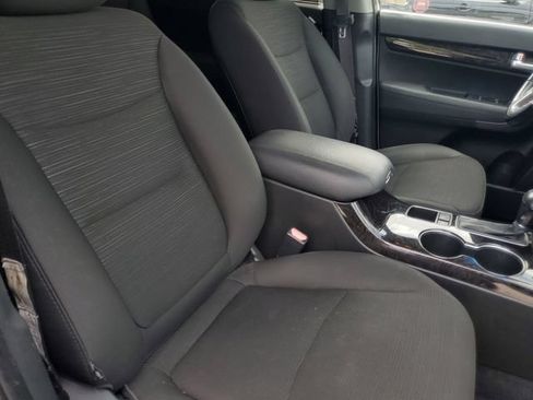 Used 2014 Kia Sorento LX FWD image 22