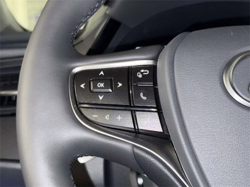 New 2025 Lexus ES 300h w/ Premium Package image 18