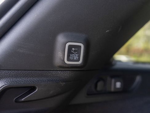 Used 2023 Jeep Grand Cherokee Overland w/ Adv Protech Group III AWD/4WD image 10