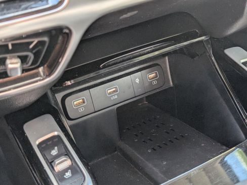 Certified 2022 Kia Sorento SX image 39