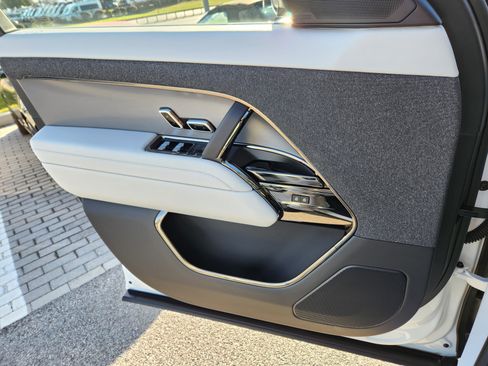 New 2026 Land Rover Range Rover Sport SE AWD/4WD image 32