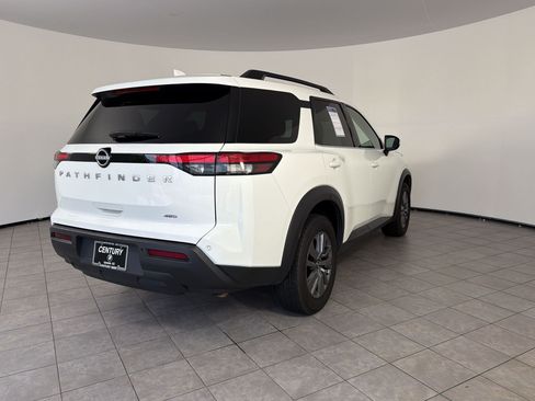 Used 2025 Nissan Pathfinder SV AWD/4WD image 9