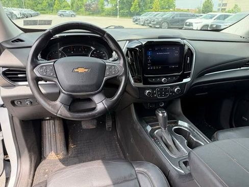 Used 2020 Chevrolet Traverse LT w/ LT Premium Package AWD/4WD image 13