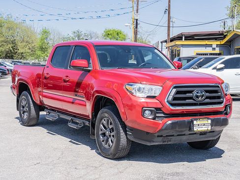 Used 2022 Toyota Tacoma SR5 RWD image 3