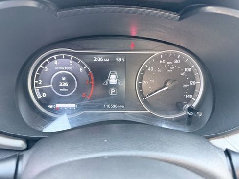 Used 2021 Nissan Versa SV image 10