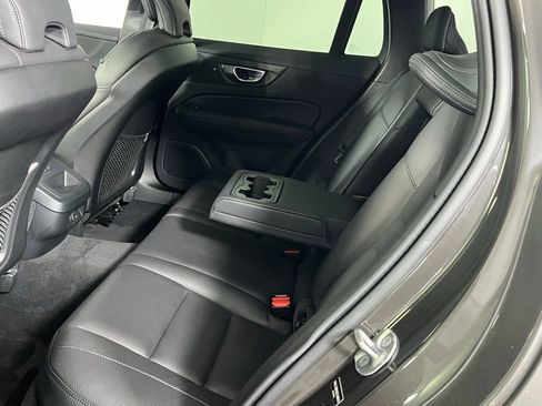 Used 2025 Volvo V60 B5 Cross Country Plus image 24