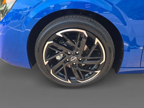 New 2026 Nissan Sentra SR FWD image 9