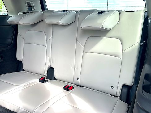 New 2026 Nissan Pathfinder SL FWD image 17
