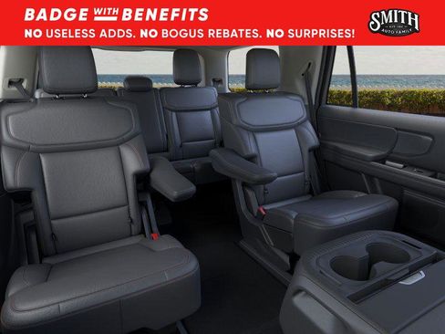 New 2025 Ford Expedition Active image 12