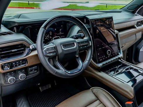 Used 2025 GMC Yukon Denali Ultimate image 17