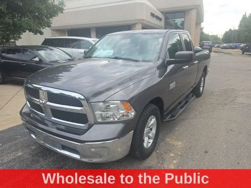 Used 2016 RAM 1500 Classic SLT RWD image 3