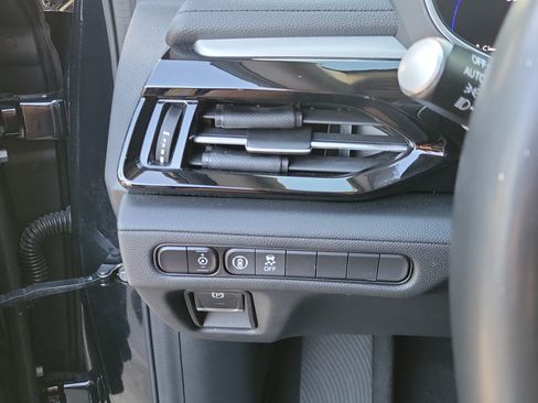 Used 2023 Acura MDX FWD image 16