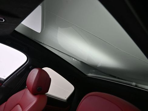 Certified 2022 Porsche Cayenne Turbo image 12