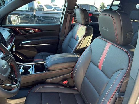 New 2027 Chevrolet Traverse RS FWD image 17