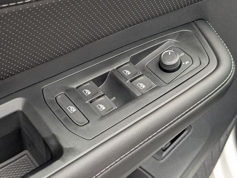 New 2026 Volkswagen Atlas SE image 13