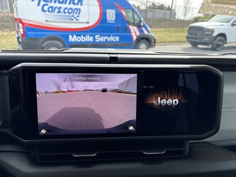 Certified 2025 Jeep Gladiator Sport image 30