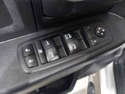 Used 2017 RAM 1500 ST w/ SXT Appearance Group AWD/4WD image 16