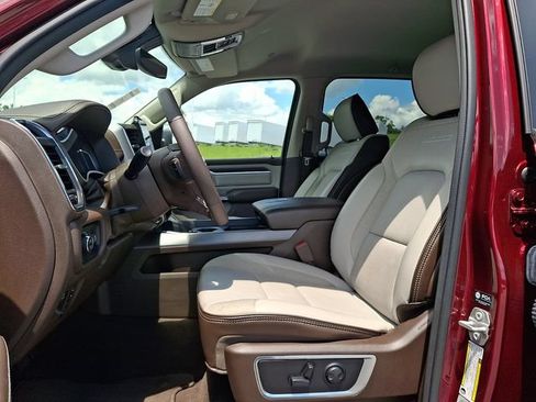 Used 2025 RAM 1500 Laramie AWD/4WD image 13